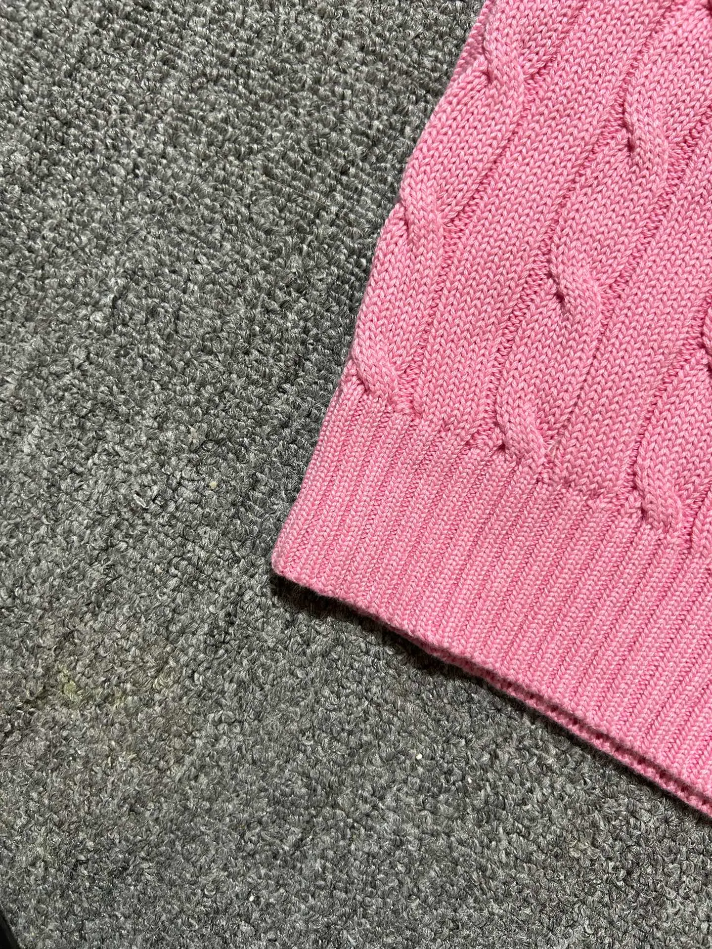 P160 Polo Ralph Lauren SS23 solid color logo embroidered sweater, official website logo on the collar. Scan the QR code to enter the official website and compare the quality at will. Size: XS-L